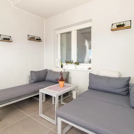 Апартаменты Awesome In Цриквеница