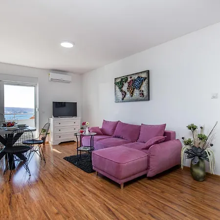 Awesome In Цриквеница